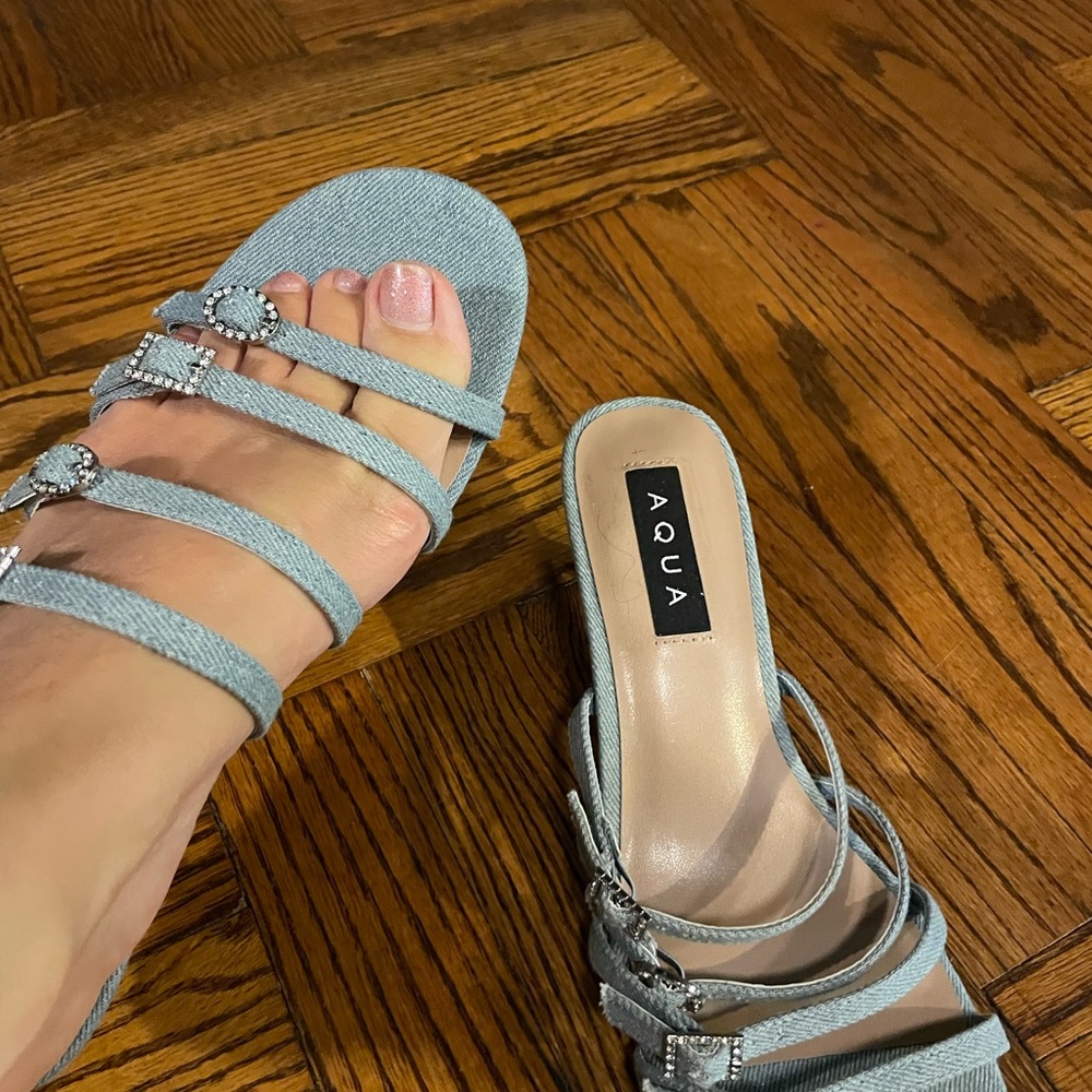 NEW Aqua Women's Light Blue Strappy Sandals